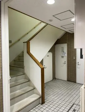 堀内三崎町ビルの外観