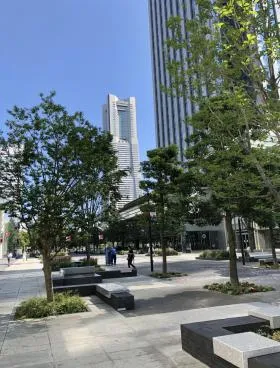 横浜メディアタワーの外観