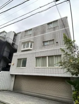 ヒルズ西原ビルの外観