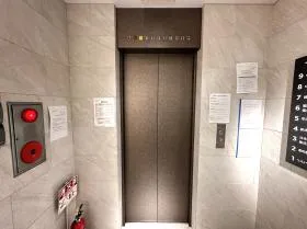 WORK BASE Nihombashi(旧STH BUILDING)ビルの外観