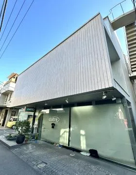 ニュークラシックスビルの外観