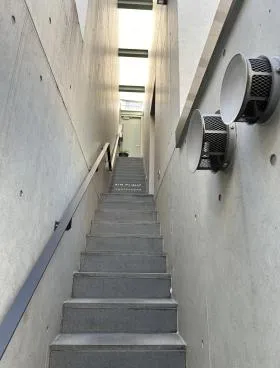 ニュークラシックスビルの外観