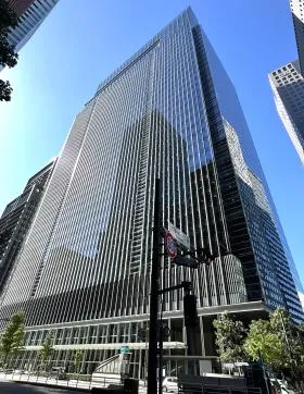 Otemachi one タワーの外観