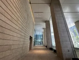 Otemachi one タワーの外観
