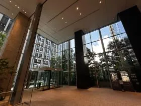 Otemachi one タワーの外観