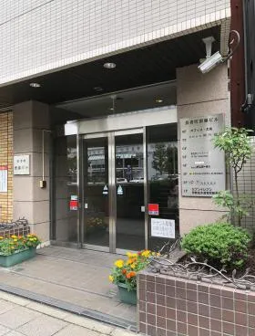 朝日ビルの外観