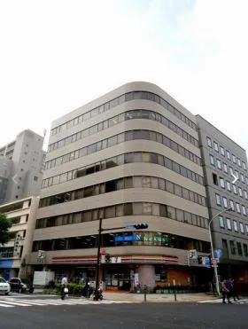 朝日ビルの外観