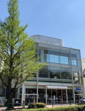 白金イガックスビルの外観