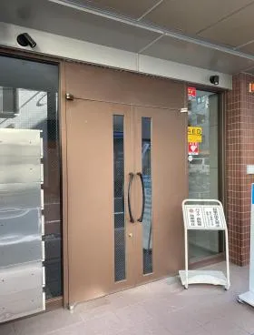 交通ビルの外観