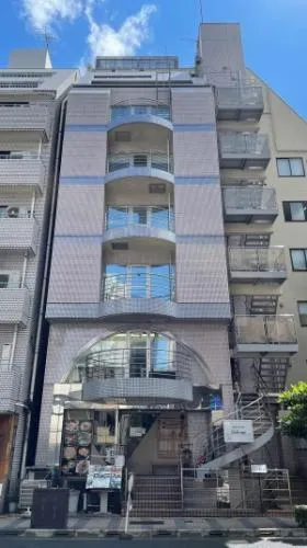 日宝新御茶ノ水(旧:IZUMI.BUILDING-1ビルの外観