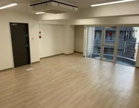 日宝新御茶ノ水(旧:IZUMI.BUILDING-1ビルの外観