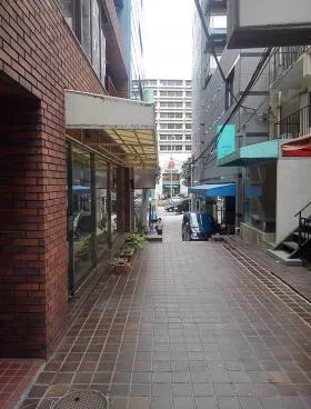 栄屋ビルC館ビルの外観
