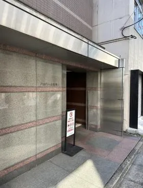アロバール南青山ビルの外観