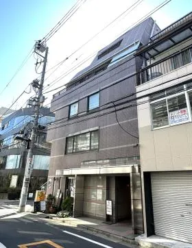 アロバール南青山ビルの外観