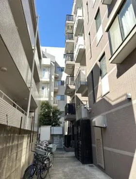 アロバール南青山ビルの外観