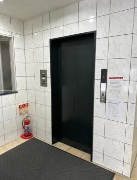 東京戸張ビルの外観