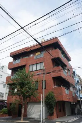 E&Sビルの外観