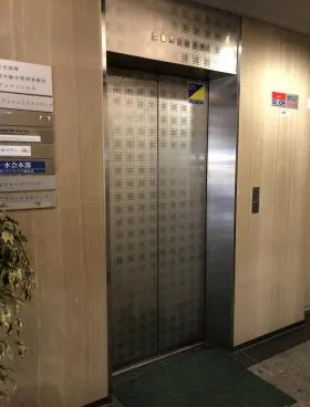 第23鈴木総合ビルの外観