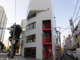 09180601ビルの外観