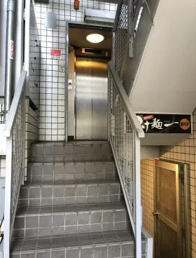 NODERA BLDGビルの外観