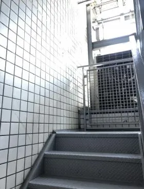 NODERA BLDGビルの外観
