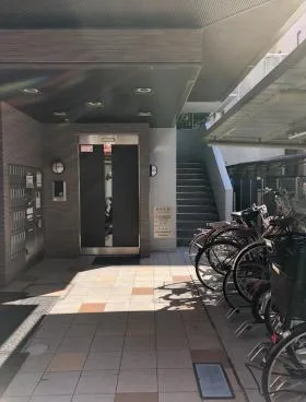 スカイ・ネスト エビスヤ店舗の外観