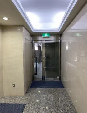 TJビルの外観
