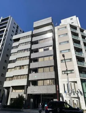東ビルの外観