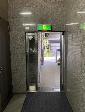 東ビルの外観