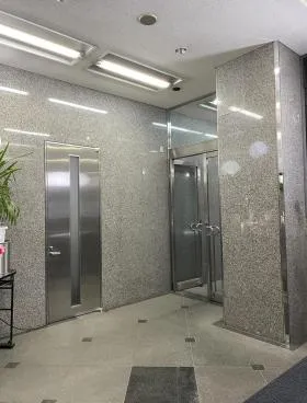 東ビルの外観
