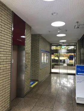 労金つくばビルの外観