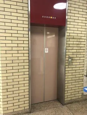 労金つくばビルの外観