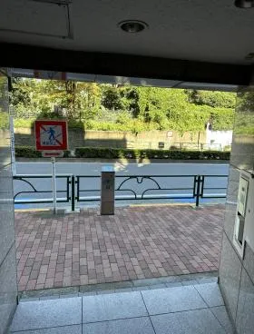 麗雲ビルの外観