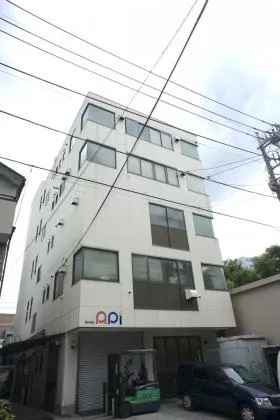 APIビルの外観