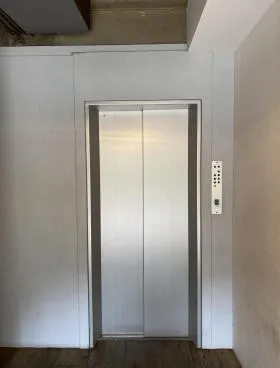 ザ・パークレックス小網町ビルの外観