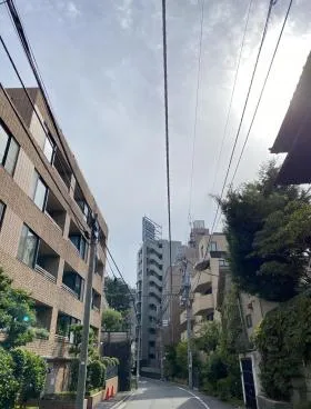 ヴィラージュ青山ビルの外観