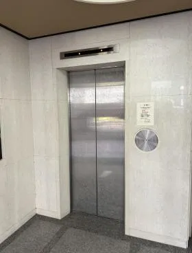 丸石新橋ビルの外観
