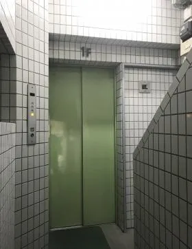 おおたビルの外観