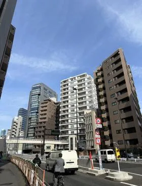 S-FRONT代々木ビルの外観