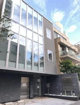 REB南青山ビルの外観