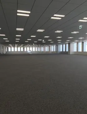 ViNA GARDENSビルの外観
