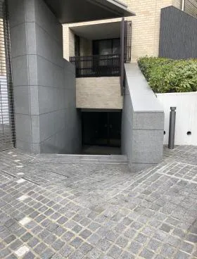 フォレストテラス鳥居坂ビルの外観