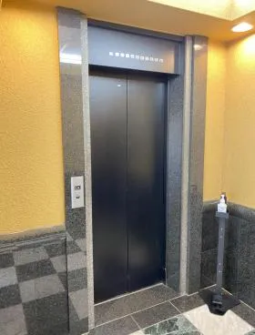 代市ビルの外観