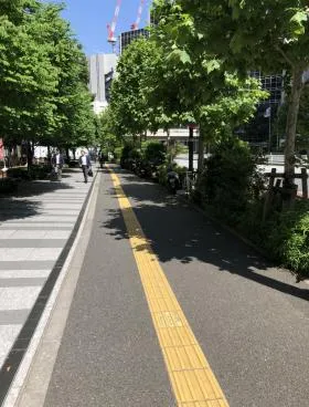 商工会館・弁理士会館ビルの外観