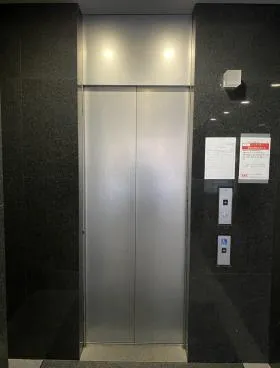 CCICビルの外観