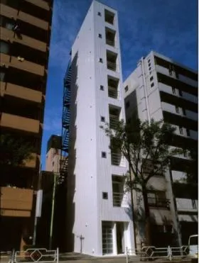 CT7165ビルの外観