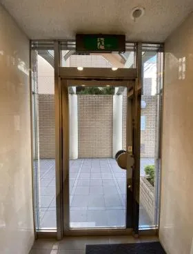 根本ビルの外観