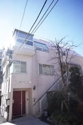 青山アンドービルの外観