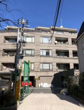 青山アンドービルの外観