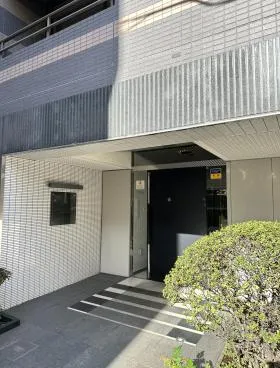 ガリシア銀座イーストビルの外観